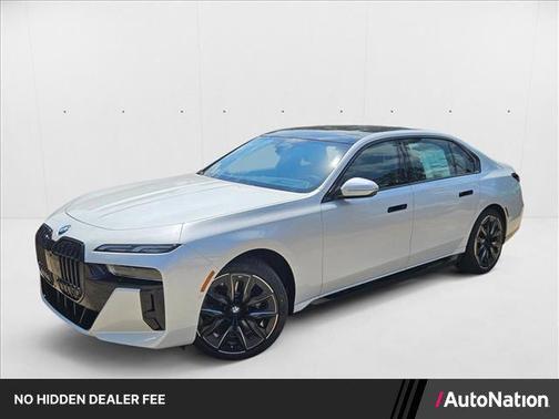 Mineral White Metallic 2026 BMW i7 eDrive50