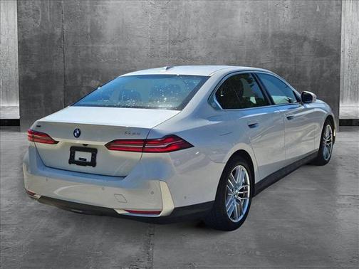 2025 BMW 540 i xDrive