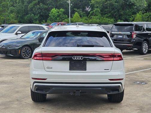 2021 Audi Q8 55 Premium Plus