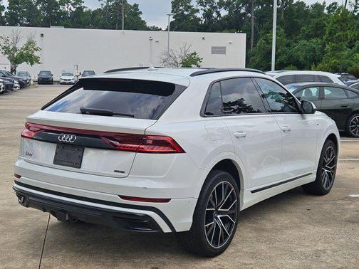 2021 Audi Q8 55 Premium Plus