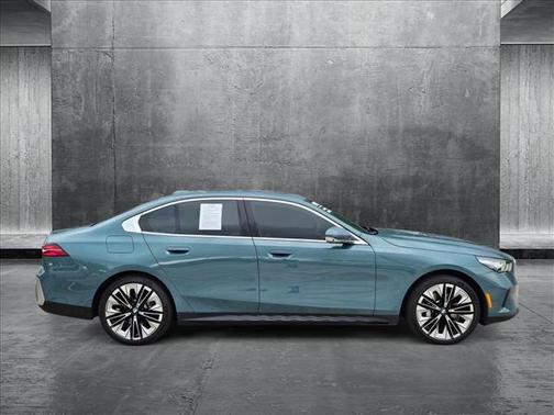 2024 BMW 530 i