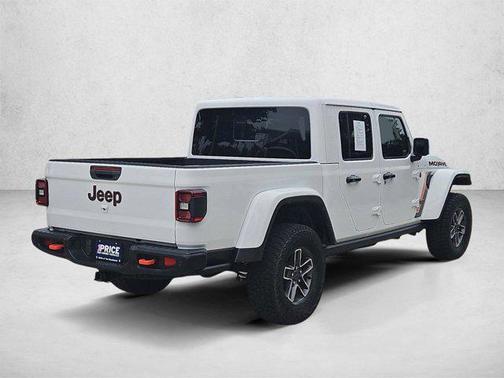 Bright White Clearcoat 2024 Jeep Gladiator Mojave X