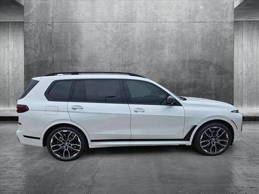 2026 BMW X7 M60i