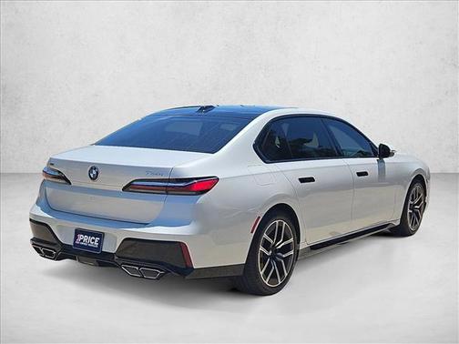 Mineral White Metallic 2023 BMW 760 i xDrive