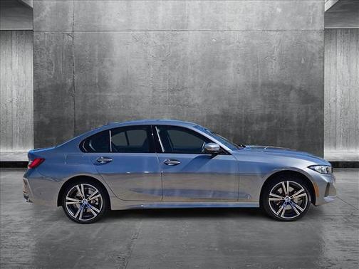 2023 BMW 330 xDrive