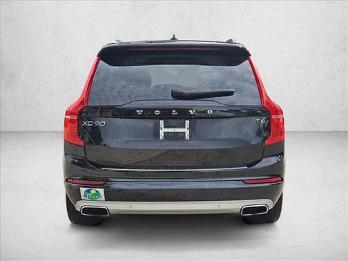 2021 Volvo XC90 T6 Momentum