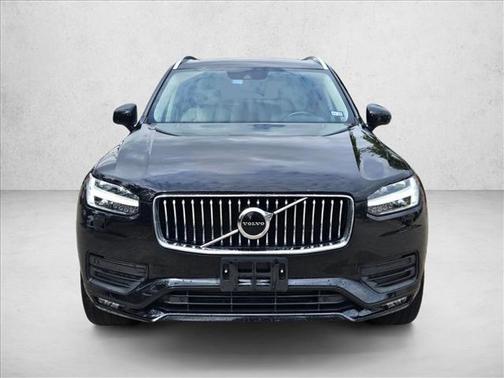 2021 Volvo XC90 T6 Momentum