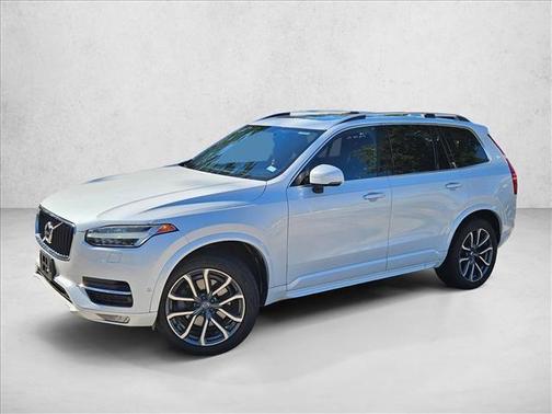 2017 Volvo XC90 T6 Momentum