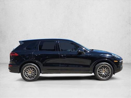 2017 Porsche Cayenne Platinum Edition