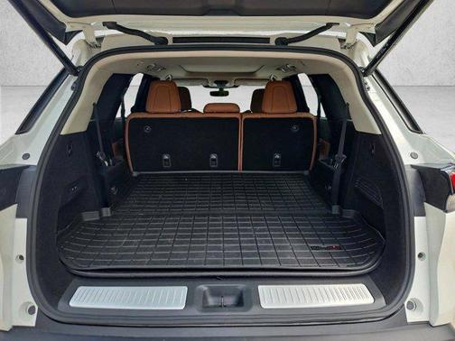 Majestic White 2023 INFINITI QX60 SENSORY