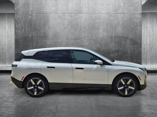 2024 BMW iX xDrive50