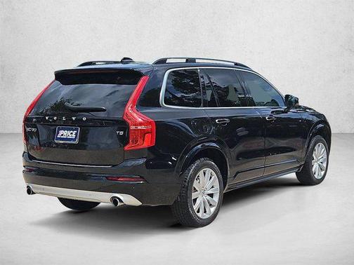 Onyx Black Metallic 2019 Volvo XC90 T5 Momentum