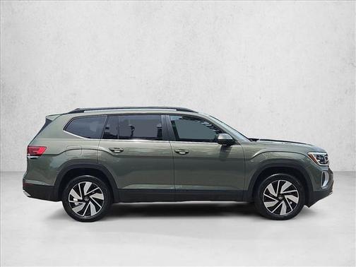 Avocado Green Pearl 2026 Volkswagen Atlas 2.0T SE w/Technology 4MOTION