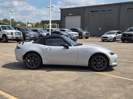 Ceramic Metallic 2017 Mazda MX-5 Miata Club