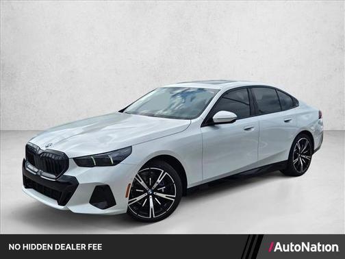 Mineral White Metallic 2026 BMW 530 530i