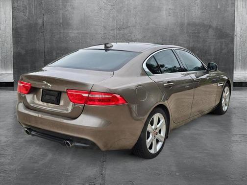 2017 Jaguar XE 25t Prestige