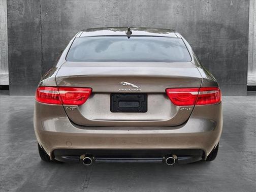 2017 Jaguar XE 25t Prestige