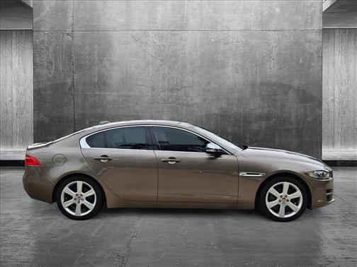 2017 Jaguar XE 25t Prestige