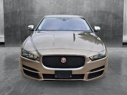 2017 Jaguar XE 25t Prestige