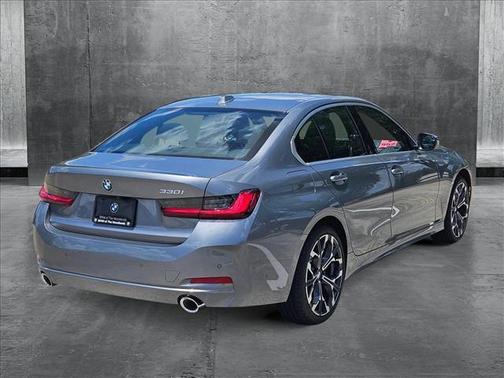 2025 BMW 330 i