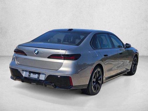 Oxide Grey Metallic 2026 BMW i7 eDrive50