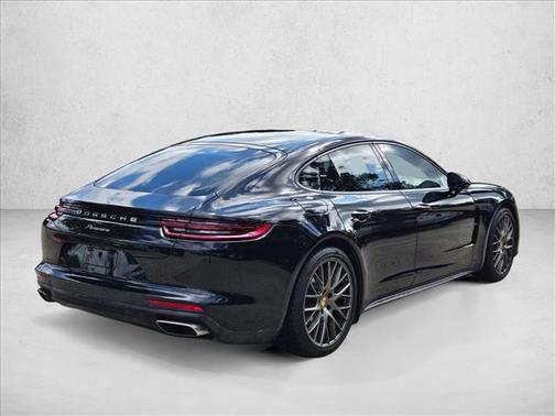 2018 Porsche Panamera RWD