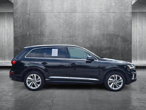 2024 Audi Q7 55 Premium Plus
