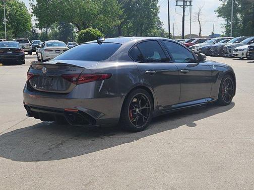 Vesuvio Gray Metallic 2019 Alfa Romeo Giulia Quadrifoglio