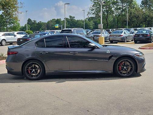Vesuvio Gray Metallic 2019 Alfa Romeo Giulia Quadrifoglio