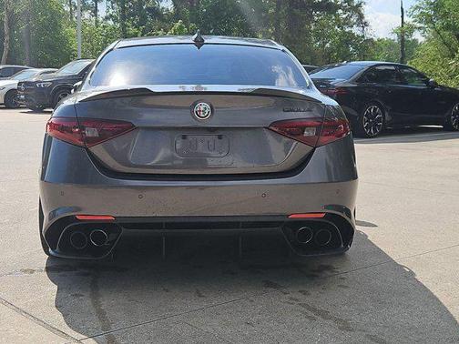 Vesuvio Gray Metallic 2019 Alfa Romeo Giulia Quadrifoglio
