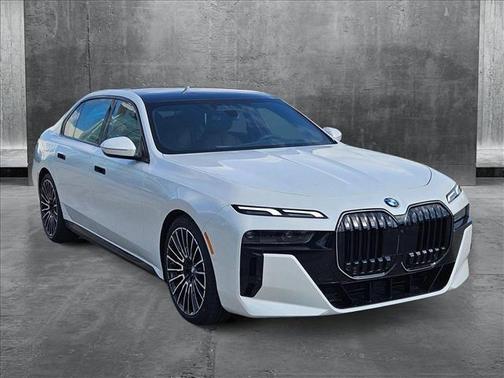 2025 BMW 740 i xDrive