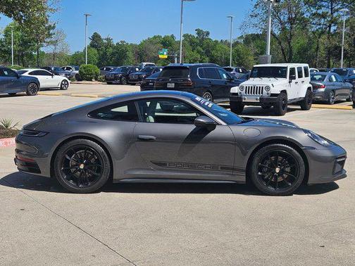 2021 Porsche 911 Carrera