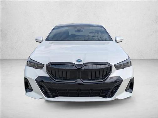 2026 BMW 550e 550e xDrive