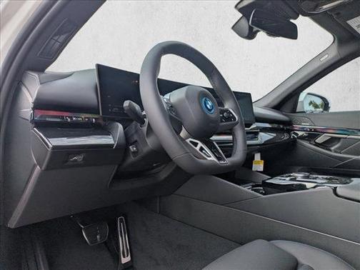 2026 BMW 550e 550e xDrive