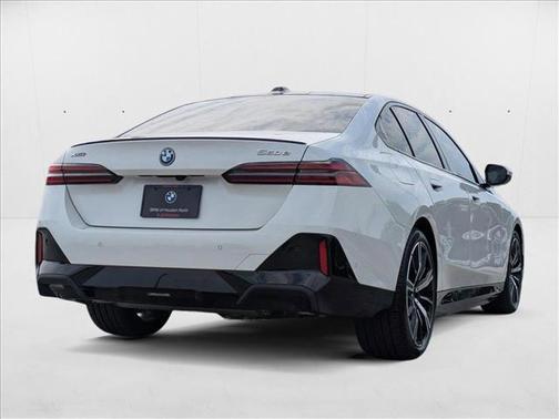2026 BMW 550e 550e xDrive