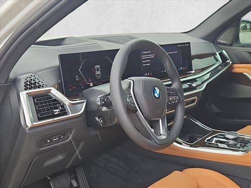 Mineral White Metallic 2026 BMW X5 PHEV xDrive50e