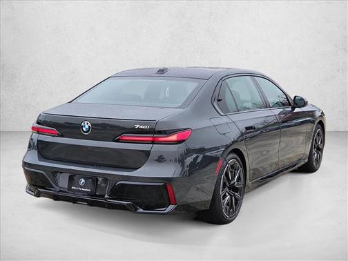 2026 BMW 740 740i