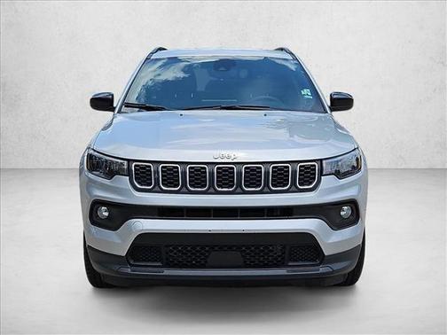 Silver Zynith Metallic Clearcoat 2024 Jeep Compass Latitude