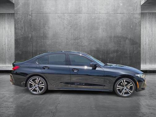 2023 BMW 330 330i