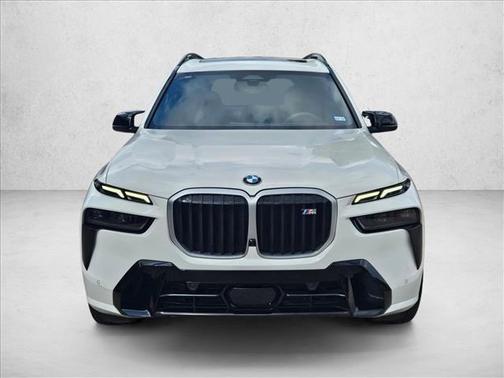 2023 BMW X7 M60i