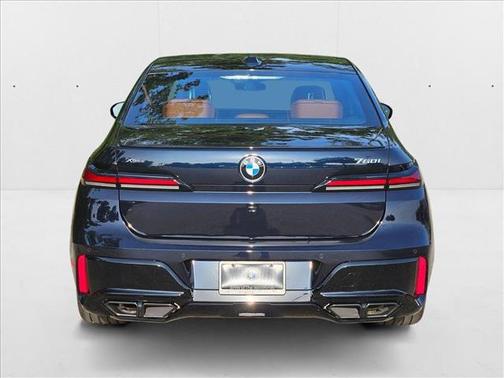 2025 BMW 760 i xDrive