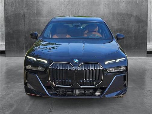 2025 BMW 760 i xDrive