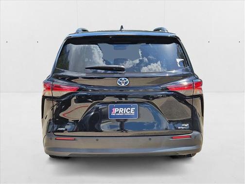 2021 Toyota Sienna XLE 7 Passenger