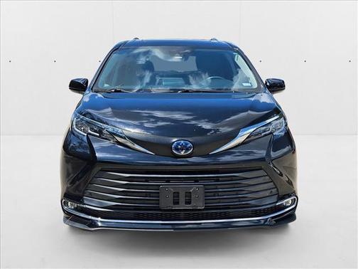 2021 Toyota Sienna XLE 7 Passenger