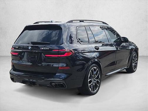 2024 BMW X7 M60i
