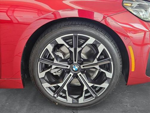 2025 BMW 230 i