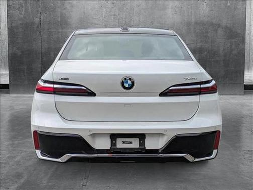 2024 BMW 740 i xDrive