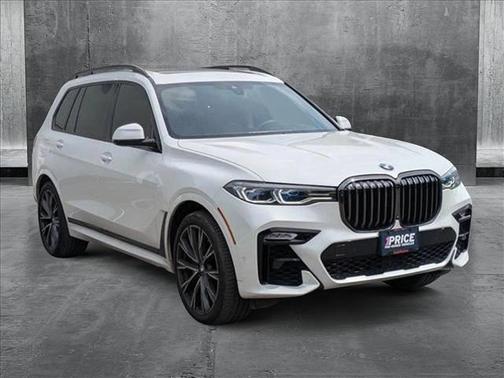 2022 BMW X7 M50i
