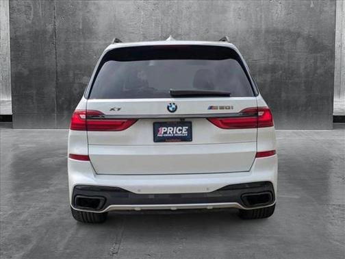 2022 BMW X7 M50i