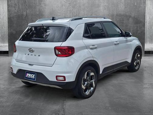 2022 Hyundai VENUE SEL